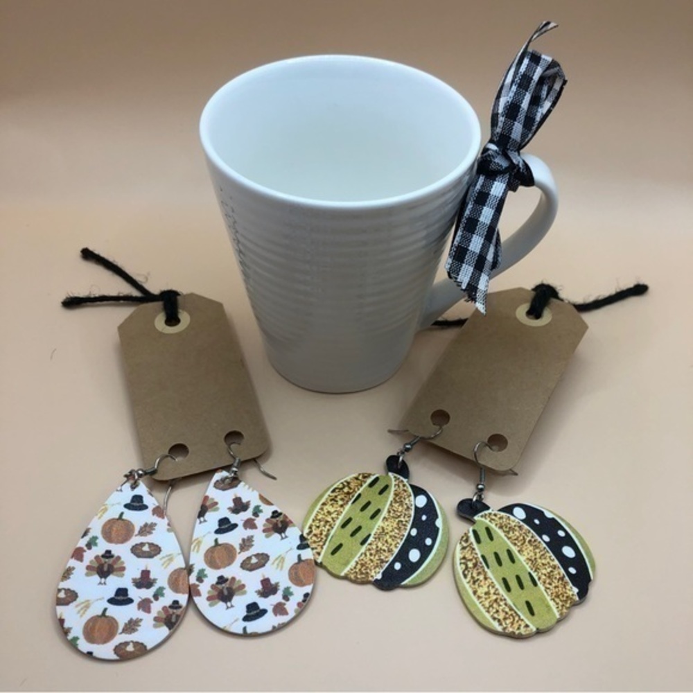 Fall 🍁 Thanksgiving Pumpkin Set of Dangle Earrings &  Cozy Grooved Mug, Teacher